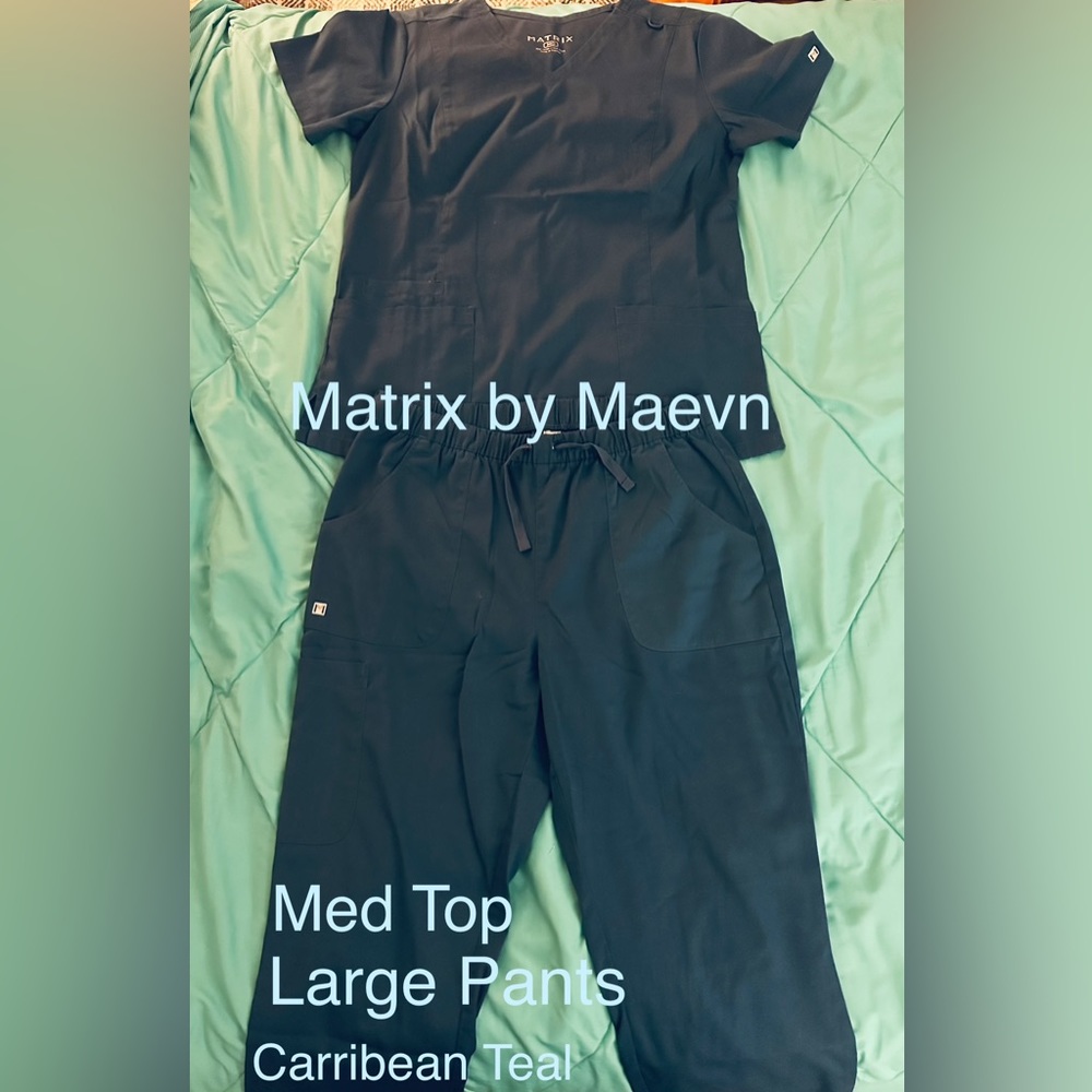 Matrix by Maevn Women’s Scrubs